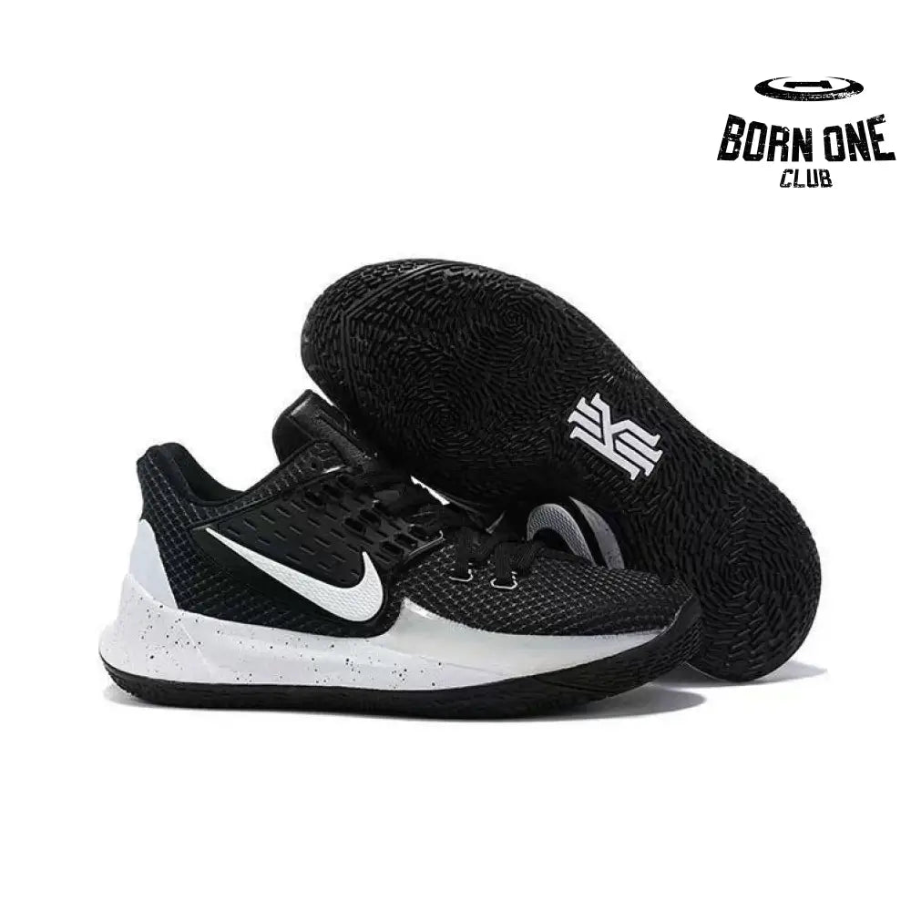 KYRIE 2 x black and white