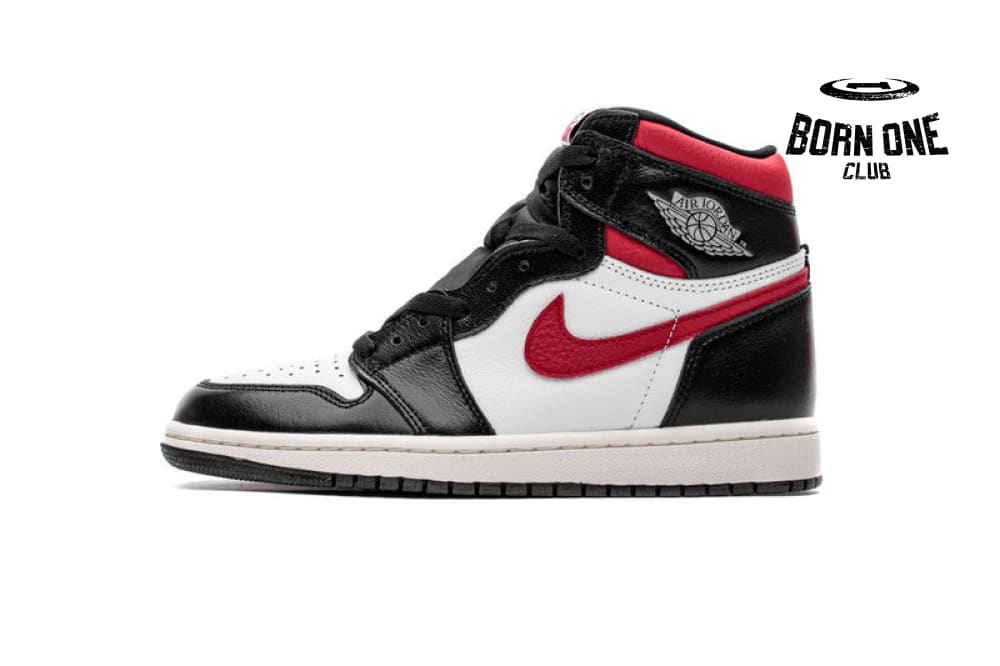 Retro High Black Gym Red 555088-061
